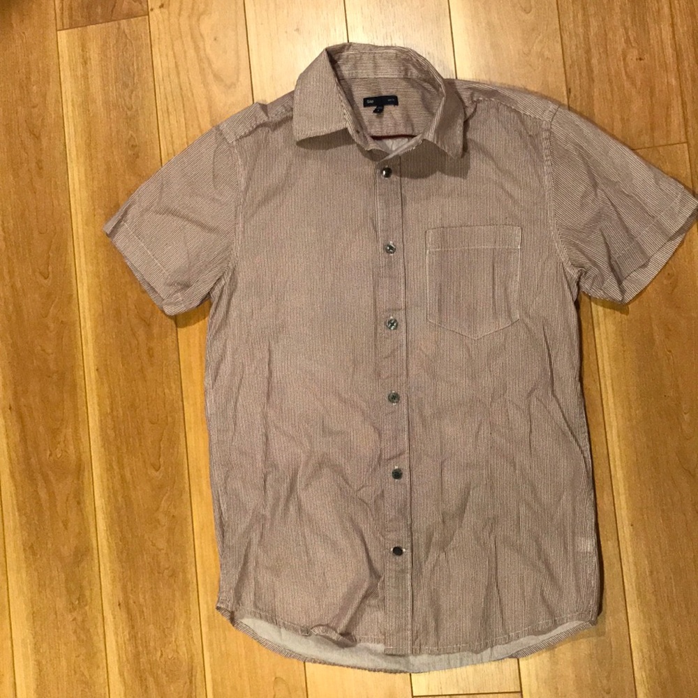 Gap Slim Fit Red and White Button Up